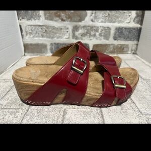 Dansko platform leather Strappy slides red size 38
